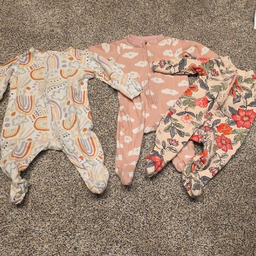 Set Of Old Navy Sleepers 0 To 3 Months